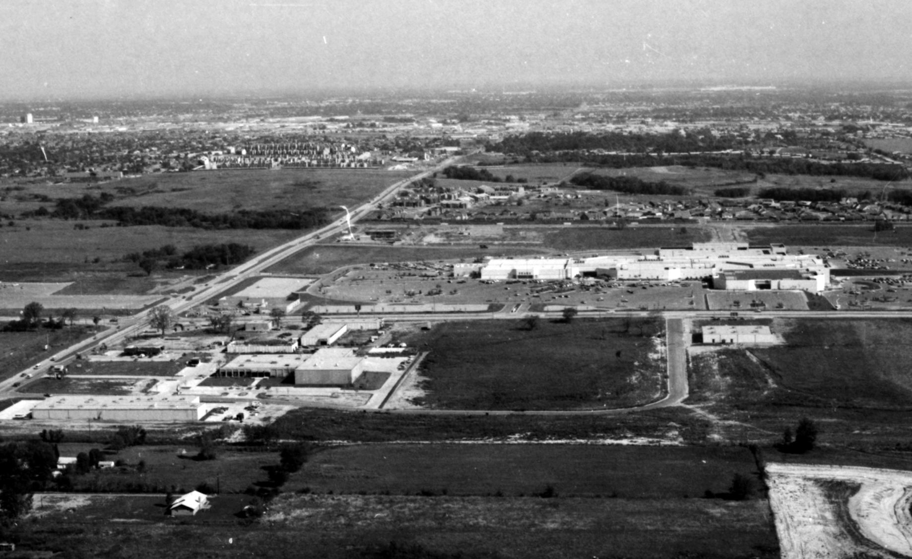 Woodland Hills Mall